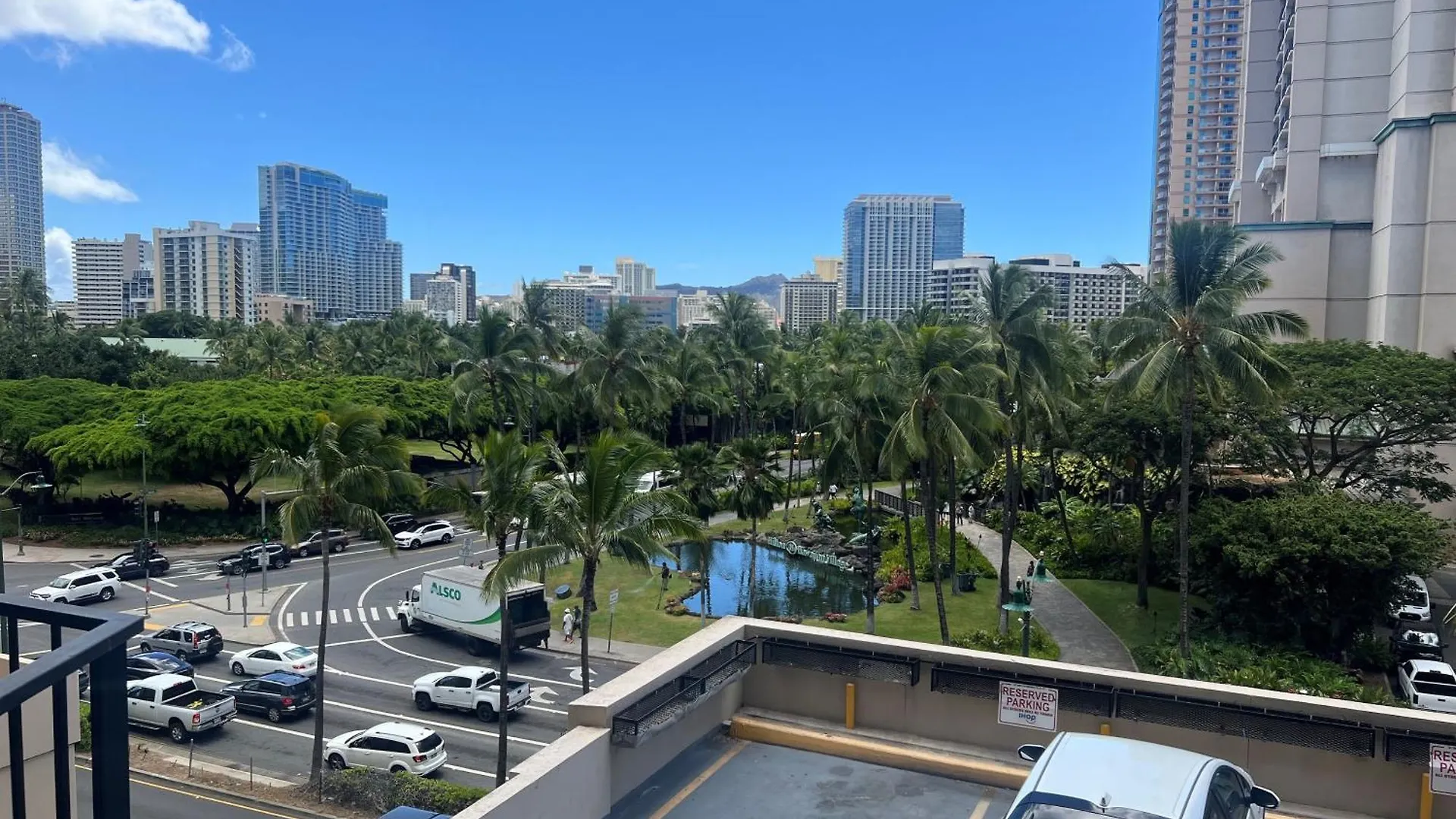 Waikiki Palms In Paradise Apts Honolulu Apartment